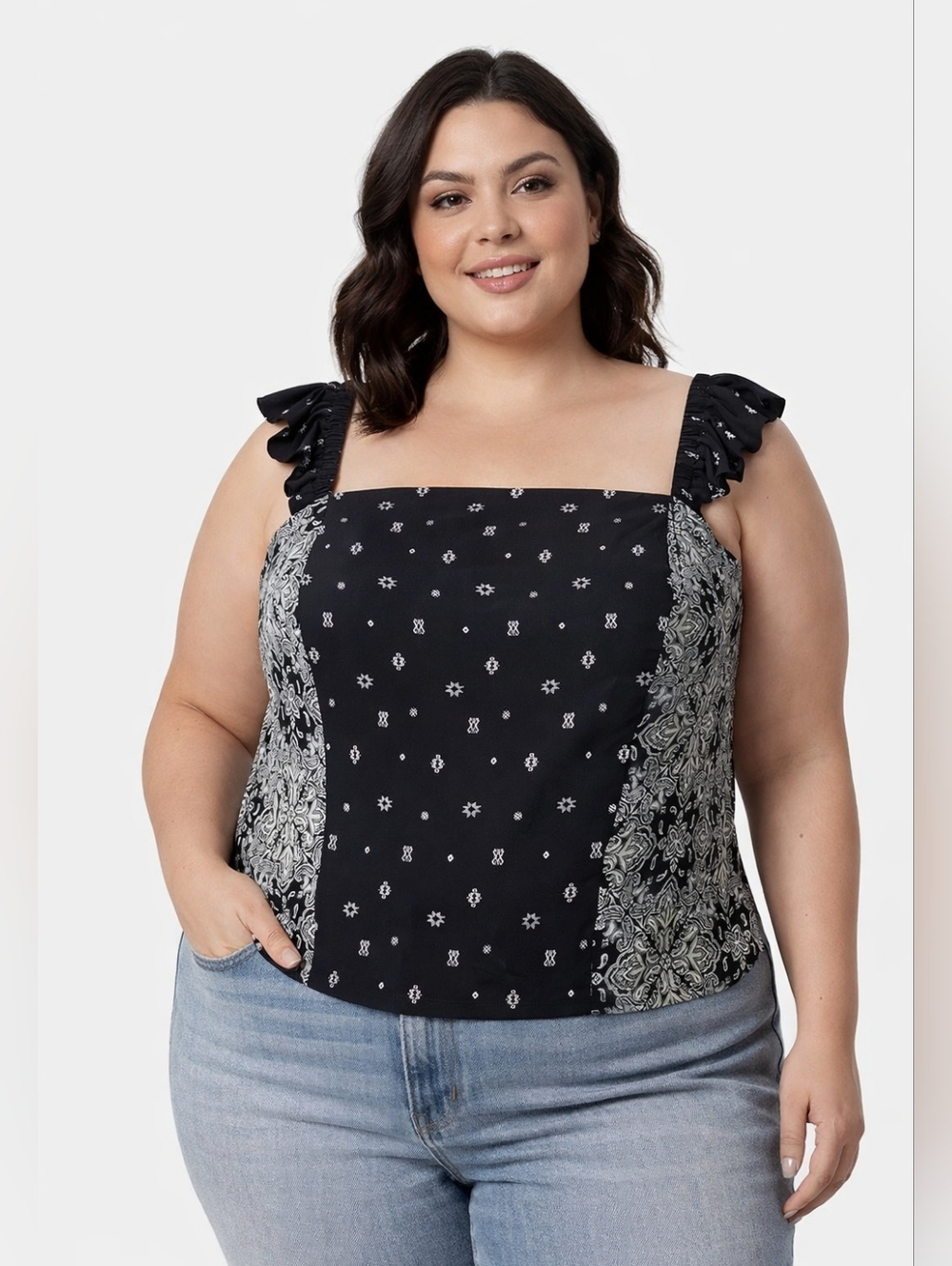 - Torrid Black and White Patterned Crop Top Size 5X NWT